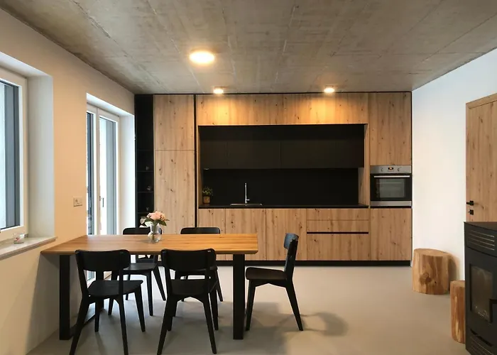 Holiday House Smuc
